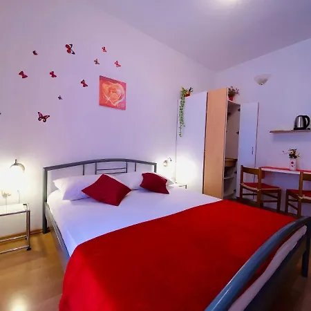 Lina - 30m From The Beach Apartament *