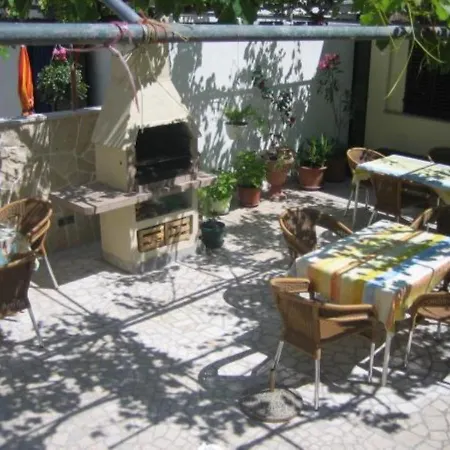 Lina - 30m From The Beach Pag Town