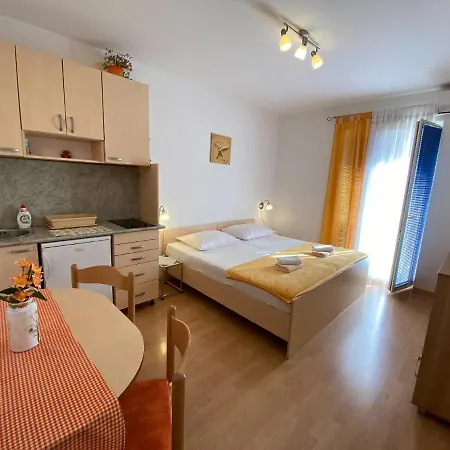 Apartament Lina - 30m From The Beach Pag Town