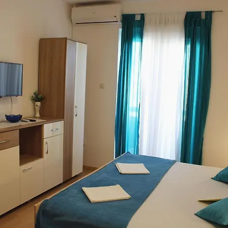 Lina - 30m From The Beach Pag Town