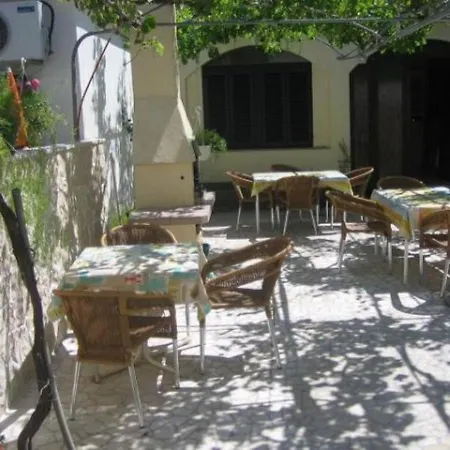 Lina - 30m From The Beach Pag Town
