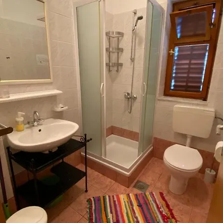 Apartment Lina - 30m From The Beach *