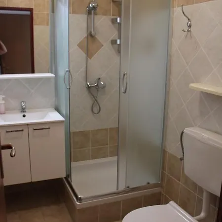 Apartment Lina - 30m From The Beach